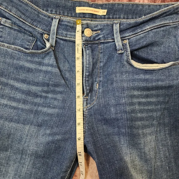 Levi's Classic Blue Women's Skinny Jeans - Picture 4 of 9
